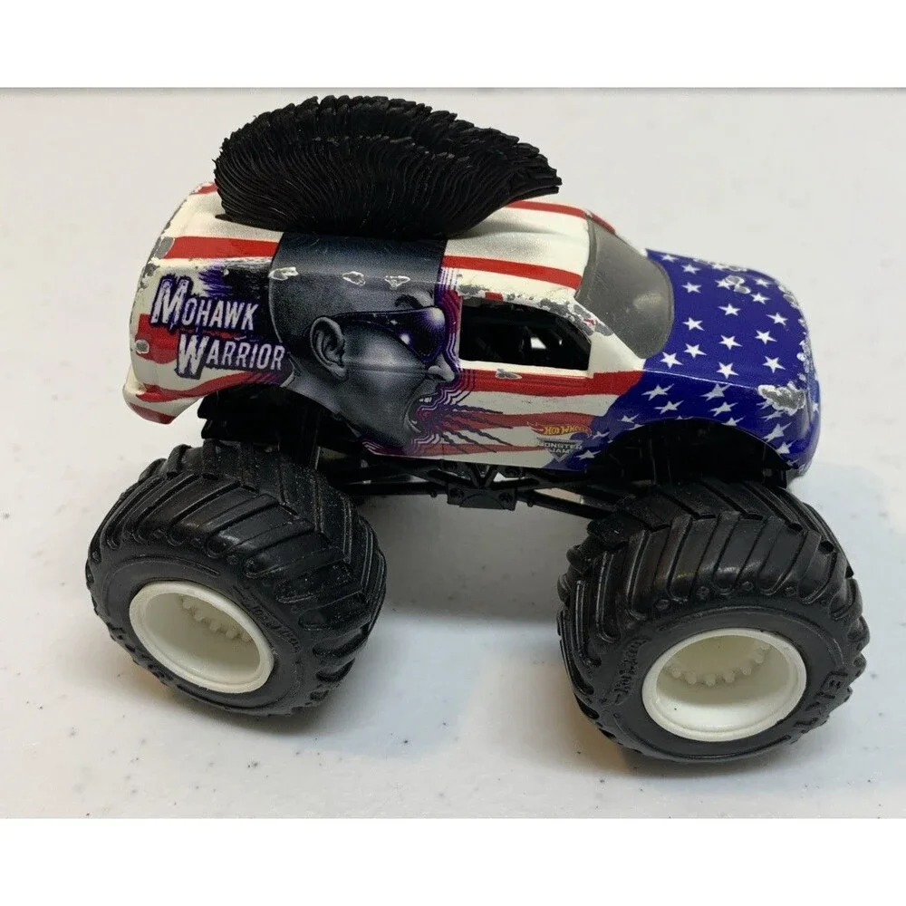 Hot Wheels Mattel 3D Monster Jam Storage Carrying Case With 13 Vehicles